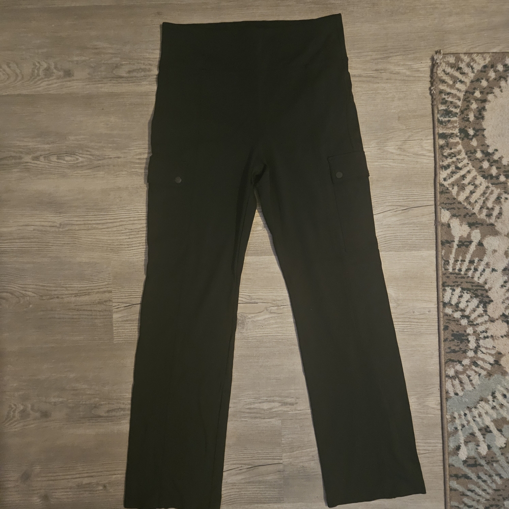 Athleta Black Delancey Straight Cargo Pants - EUC - Sz M